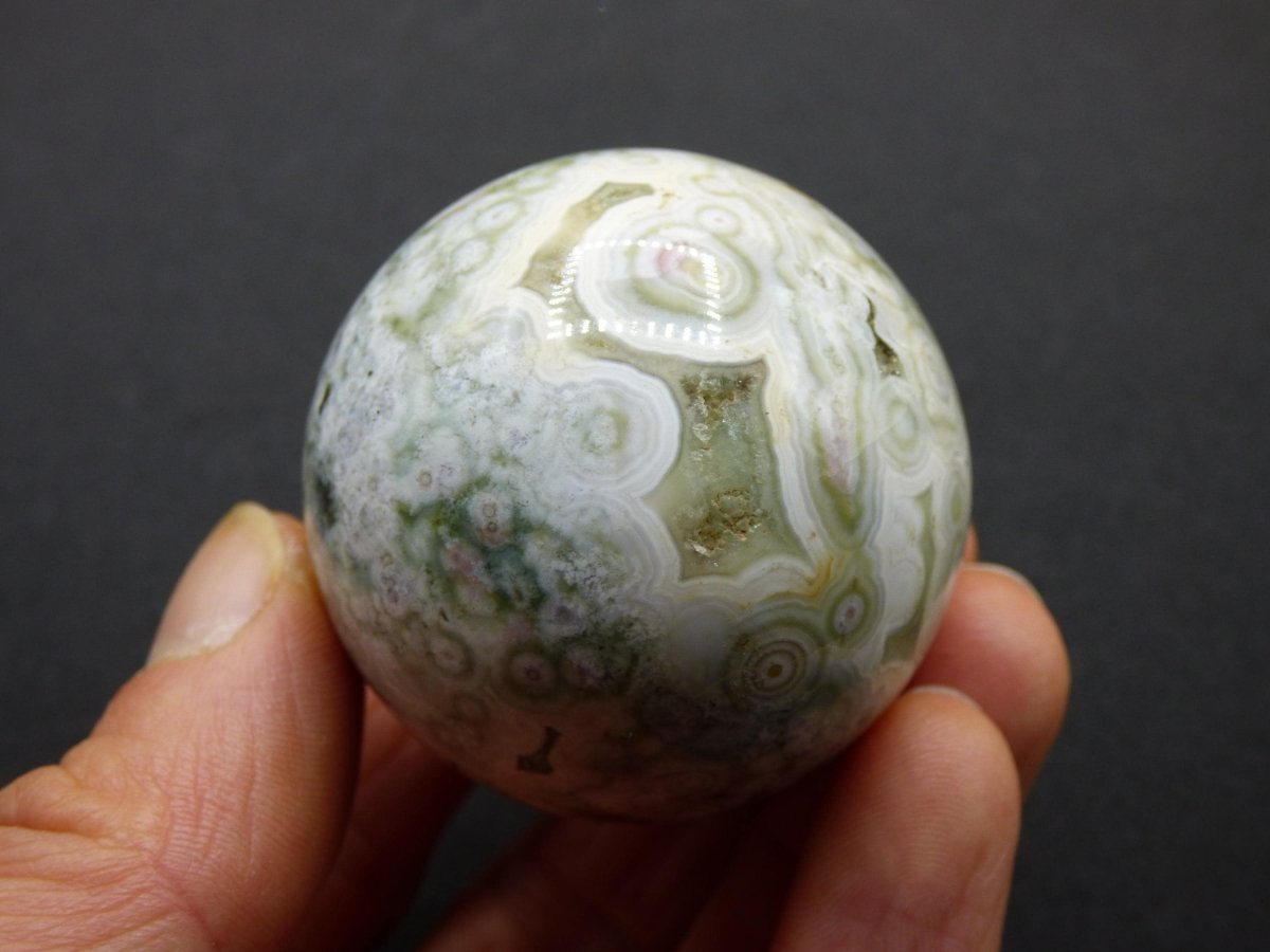8 Adern Ocean Jaspis Orbicular weiß - Edelstein Kugel Rarität Natur Heilstein Deko Kristall Geschenk Er Sie Mann Frau Haus Energie Selten - Art of Nature Berlin