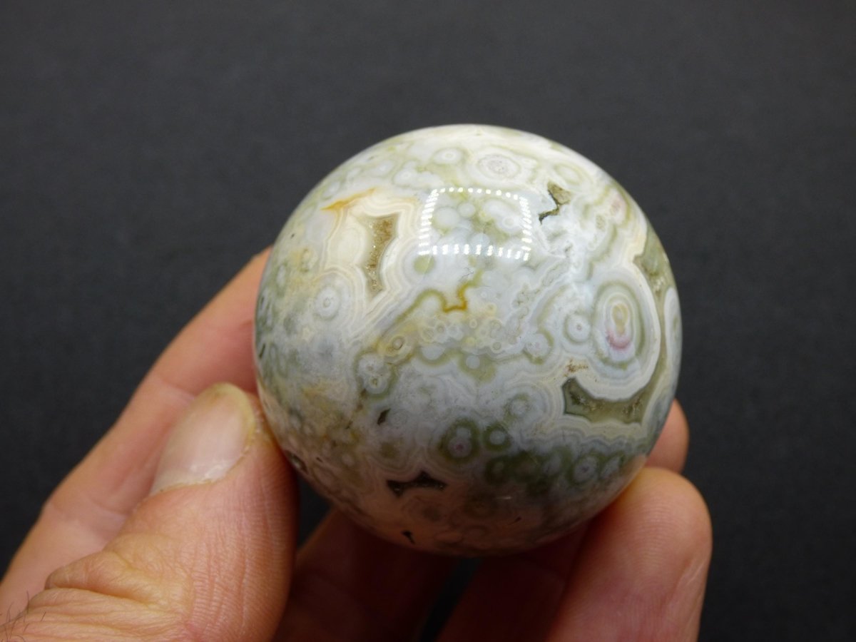 8 Adern Ocean Jaspis Orbicular weiß - Edelstein Kugel Rarität Natur Heilstein Deko Kristall Geschenk Er Sie Mann Frau Haus Energie Selten - Art of Nature Berlin