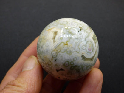 8 Adern Ocean Jaspis Orbicular weiß - Edelstein Kugel Rarität Natur Heilstein Deko Kristall Geschenk Er Sie Mann Frau Haus Energie Selten - Art of Nature Berlin