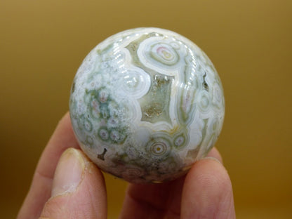 8 Adern Ocean Jaspis Orbicular weiß - Edelstein Kugel Rarität Natur Heilstein Deko Kristall Geschenk Er Sie Mann Frau Haus Energie Selten - Art of Nature Berlin