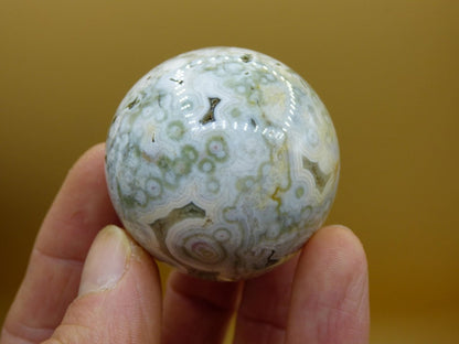 8 Adern Ocean Jaspis Orbicular weiß - Edelstein Kugel Rarität Natur Heilstein Deko Kristall Geschenk Er Sie Mann Frau Haus Energie Selten - Art of Nature Berlin