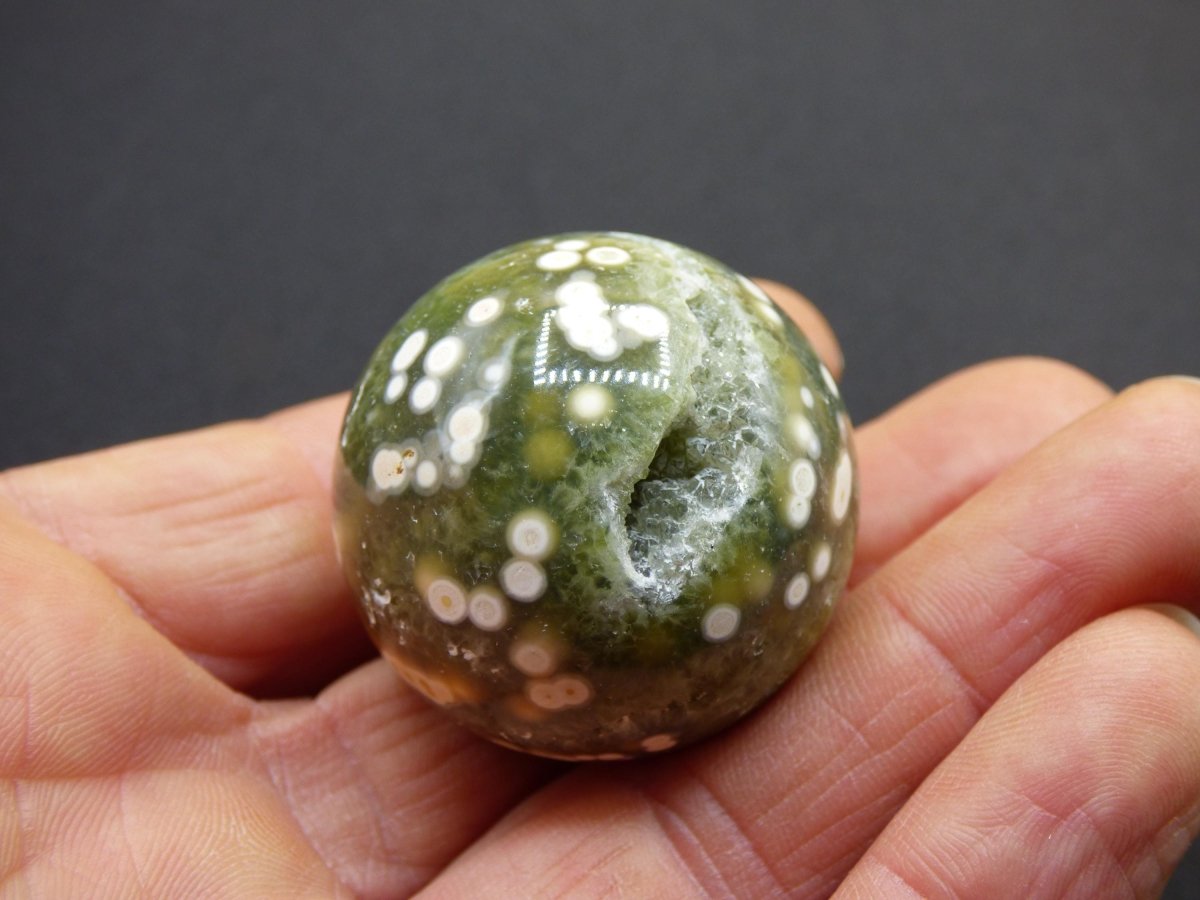 8 Adern Ocean Jaspis Orbicular weiß grün Edelstein Kugel Natur Heilstein Deko Kristall Geschenk Er Sie Mann Frau Haus Wohnung Energie Selten - Art of Nature Berlin