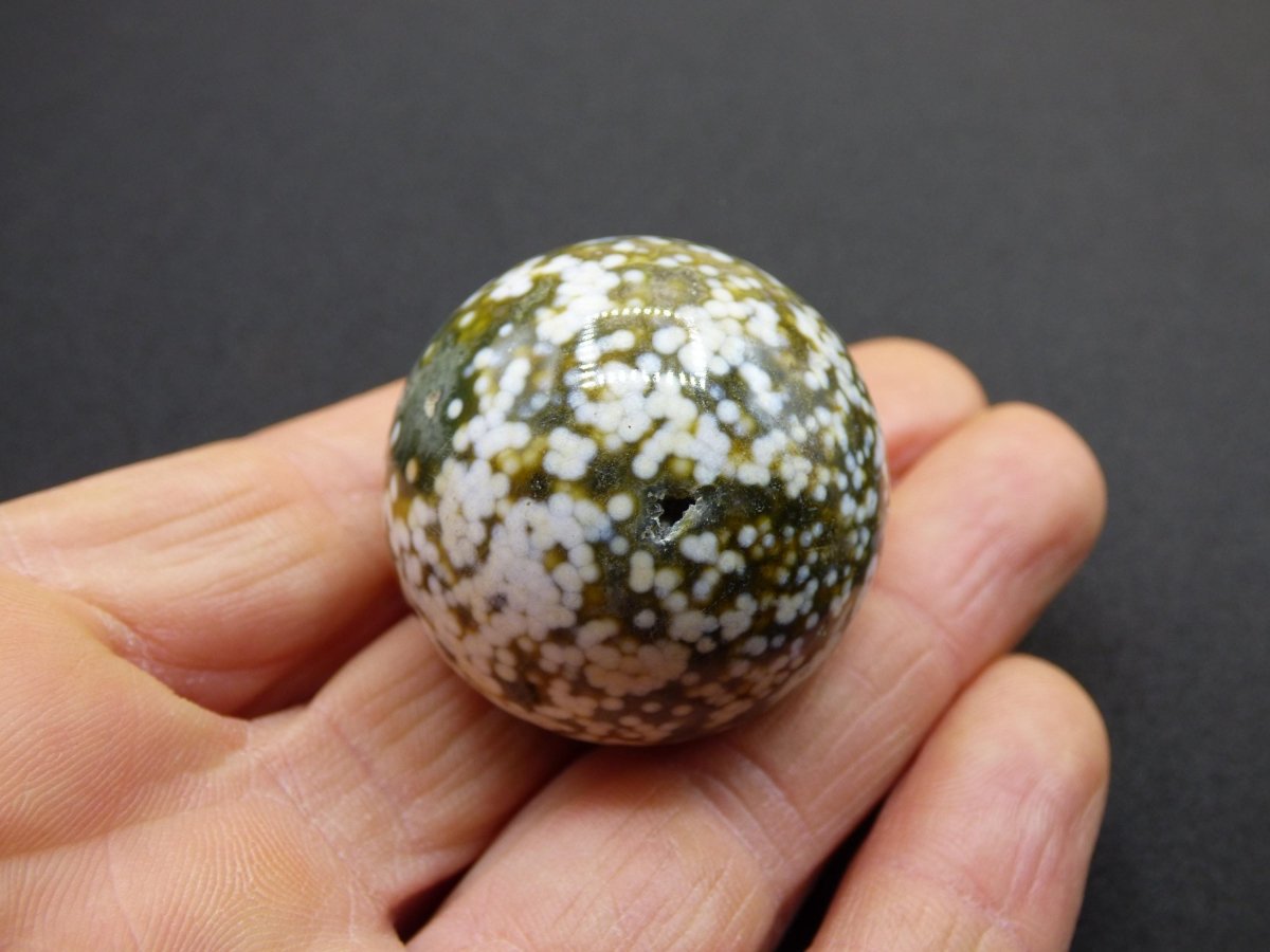 8 Adern Ocean Jaspis Orbicular weiß grün Edelstein Kugel Natur Heilstein Deko Kristall Geschenk Er Sie Mann Frau Haus Wohnung Energie Selten - Art of Nature Berlin