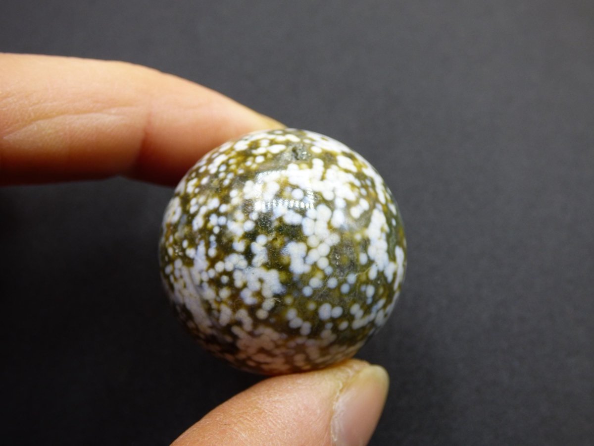 8 Adern Ocean Jaspis Orbicular weiß grün Edelstein Kugel Natur Heilstein Deko Kristall Geschenk Er Sie Mann Frau Haus Wohnung Energie Selten - Art of Nature Berlin