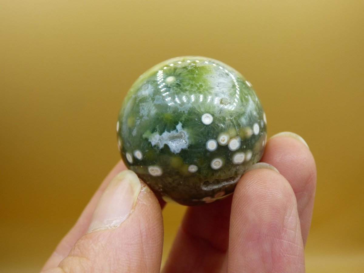 8 Adern Ocean Jaspis Orbicular weiß grün Edelstein Kugel Natur Heilstein Deko Kristall Geschenk Er Sie Mann Frau Haus Wohnung Energie Selten - Art of Nature Berlin