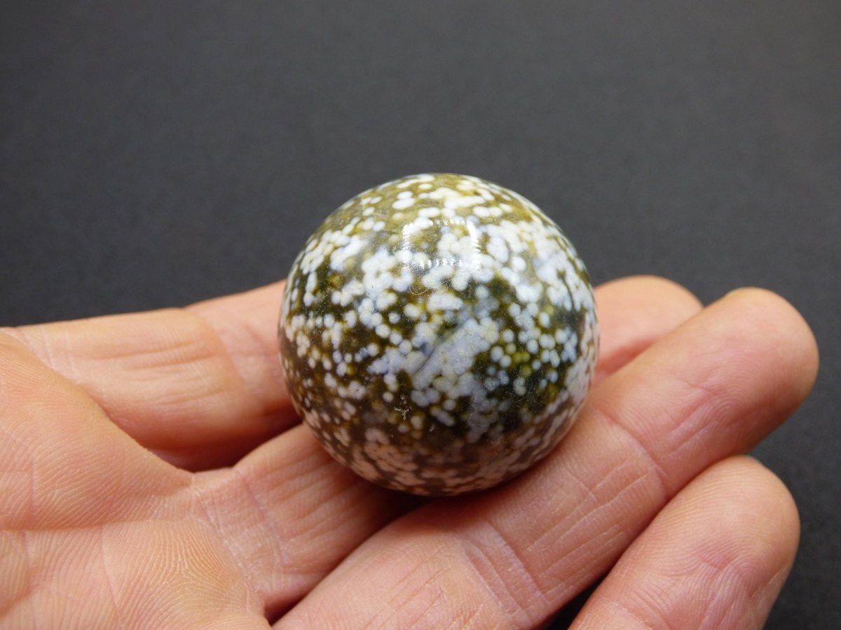8 Adern Ocean Jaspis Orbicular weiß grün Edelstein Kugel Natur Heilstein Deko Kristall Geschenk Er Sie Mann Frau Haus Wohnung Energie Selten - Art of Nature Berlin