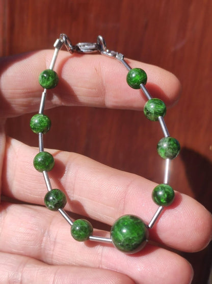 8&10mm Diopsid AAA Qualität Edelstein Perlen Edelstahl Armband grün Natur Heilstein Kristall Rarität Ethno Chromdiopsid Geschenk Mann Freund - Art of Nature Berlin