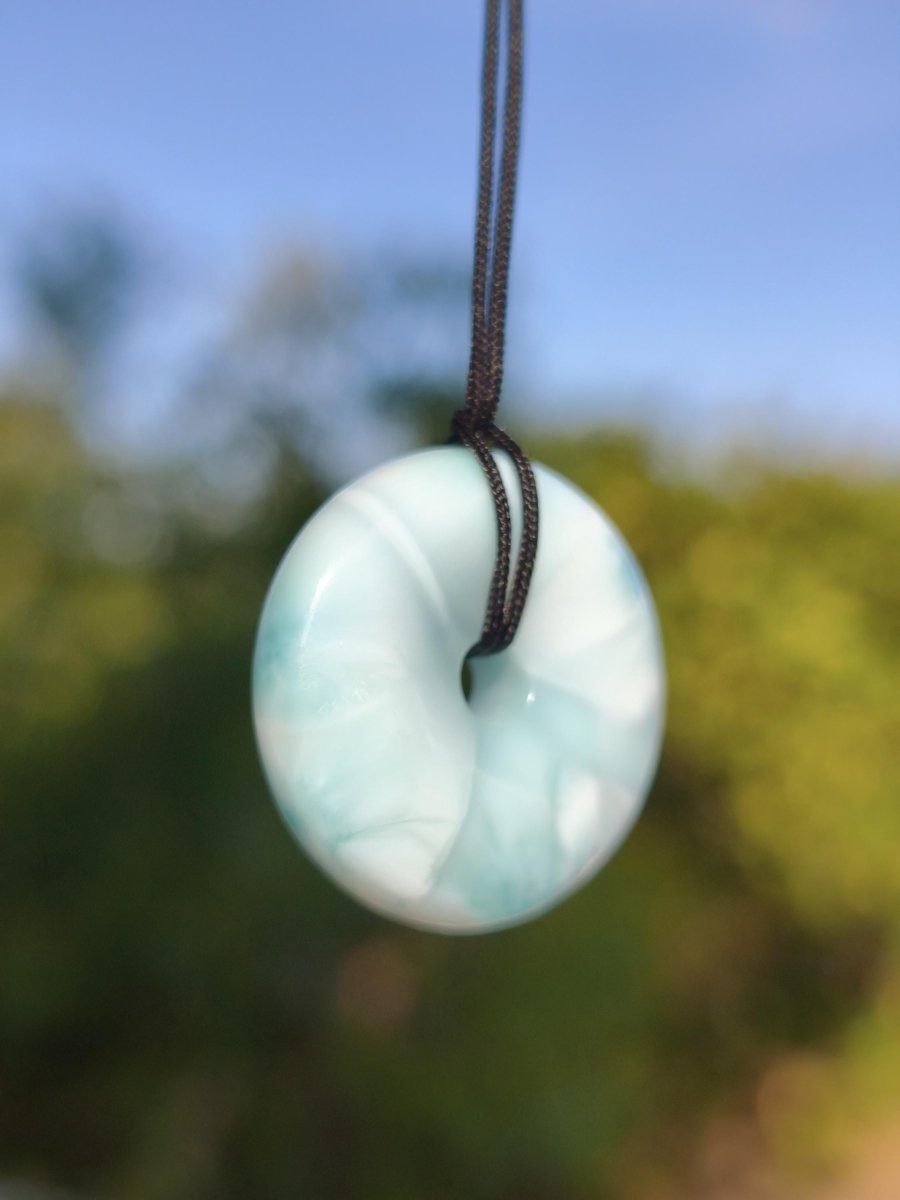 AAA Larimar Schutz Donut Edelstein Kette blau Heilstein Rarität Natur Frau Geschenk Mann Frau Er Sie Energie Kraft Glück - Art of Nature Berlin