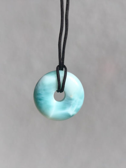 AAA Larimar Schutz Donut Edelstein Kette blau Heilstein Rarität Natur Frau Geschenk Mann Frau Er Sie Energie Kraft Glück - Art of Nature Berlin