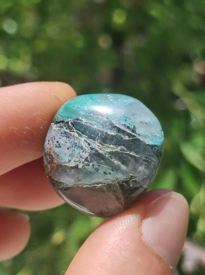 AAA Quantum Quattro Chrysocoll Shattuckit Quarz Azurit blau Natur Heilstein Meditation Ritual Indianer Schamanen Edelstein Mineral Sammler - Art of Nature Berlin