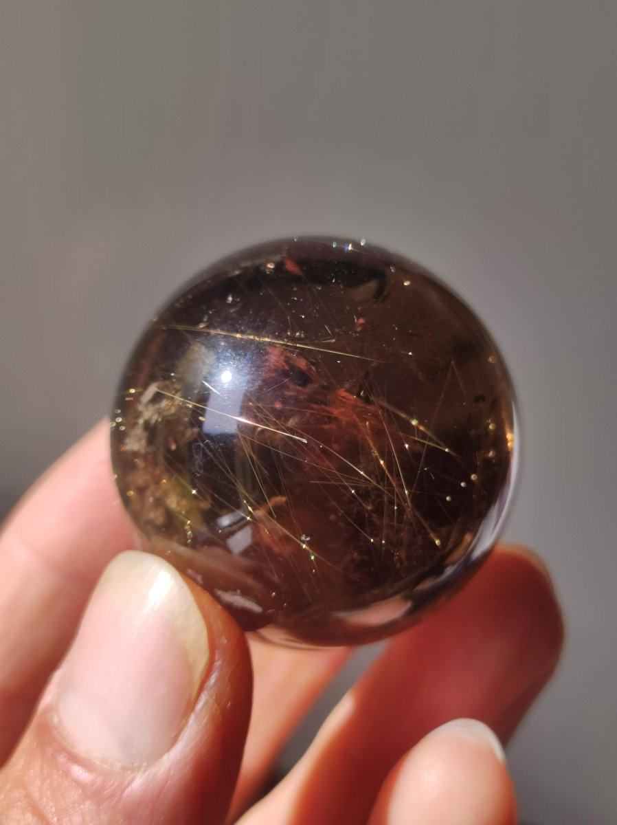 AAA Rutilquarz ~ Magische Edelstein Kugel Deko Sphere Klar Meditation Natur Heilstein Wohnen Sammler Rarität Hochwertig Art of Nature - Art of Nature Berlin