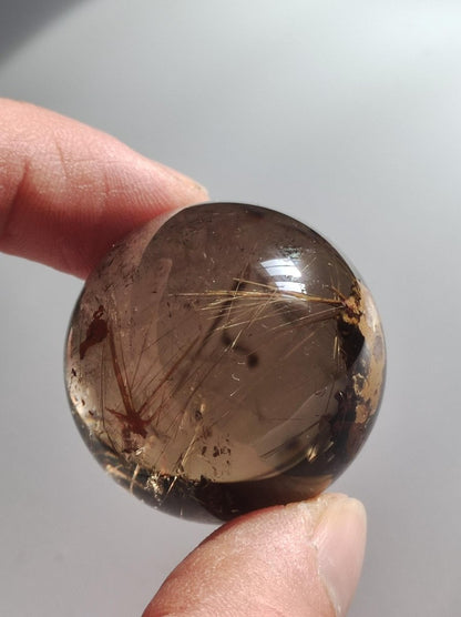 AAA Rutilquarz ~ Magische Edelstein Kugel Deko Sphere Klar Meditation Natur Heilstein Wohnen Sammler Rarität Hochwertig Art of Nature - Art of Nature Berlin