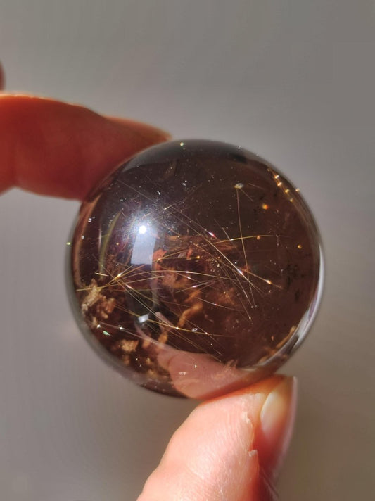 AAA Rutilquarz ~ Magische Edelstein Kugel Deko Sphere Klar Meditation Natur Heilstein Wohnen Sammler Rarität Hochwertig Art of Nature - Art of Nature Berlin