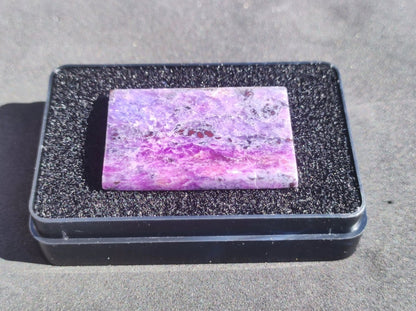 AAA Sugilith 100% Natürlicher GEL Sugilite Cabochon Sammler Mineral hochwertig edel Geldanlage Investition Heilstein Rarität Unikat - Art of Nature Berlin