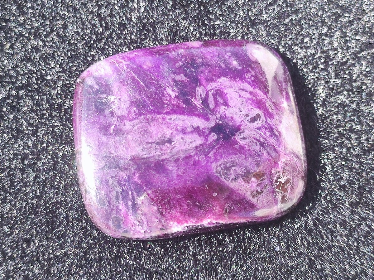 AAA Sugilith 100% Natürlicher GEL Sugilite Cabochon Sammler Mineral hochwertig edel Geldanlage Investition Heilstein Rarität Unikat - Art of Nature Berlin