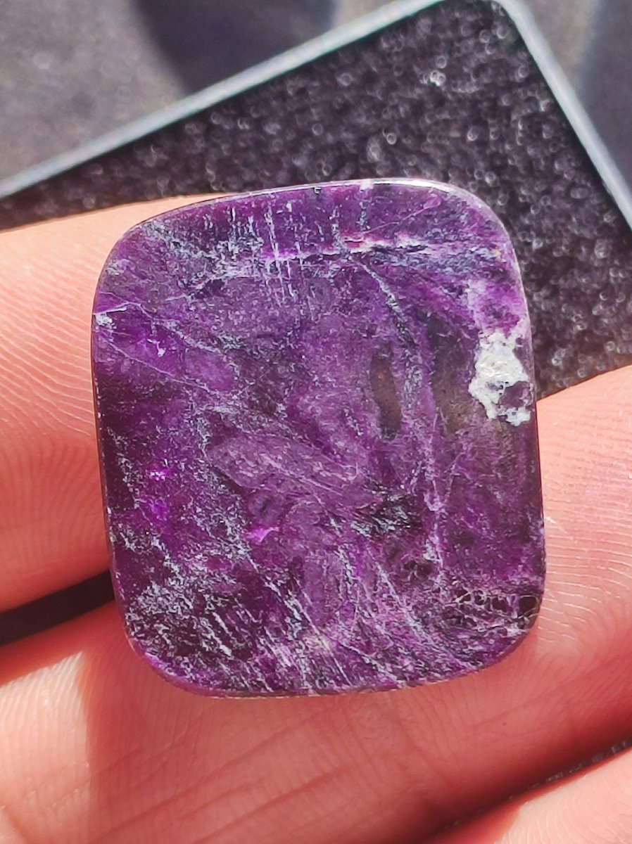 AAA Sugilith 100% Natürlicher GEL Sugilite Cabochon Sammler Mineral hochwertig edel Geldanlage Investition Heilstein Rarität Unikat - Art of Nature Berlin