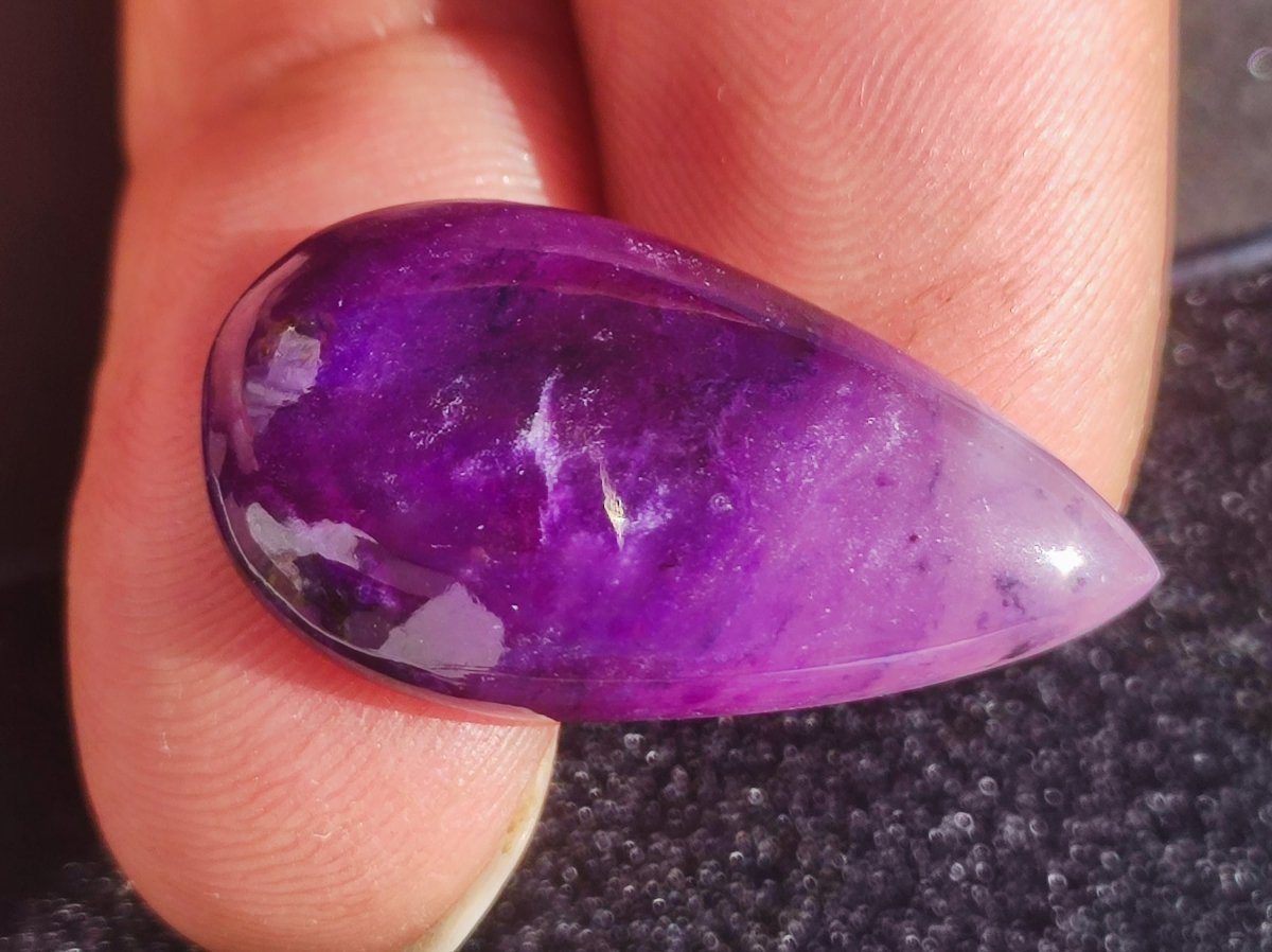 AAA Sugilith 100% Natürlicher GEL Sugilite Cabochon Sammler Mineral hochwertig edel Geldanlage Investition Heilstein Rarität Unikat - Art of Nature Berlin