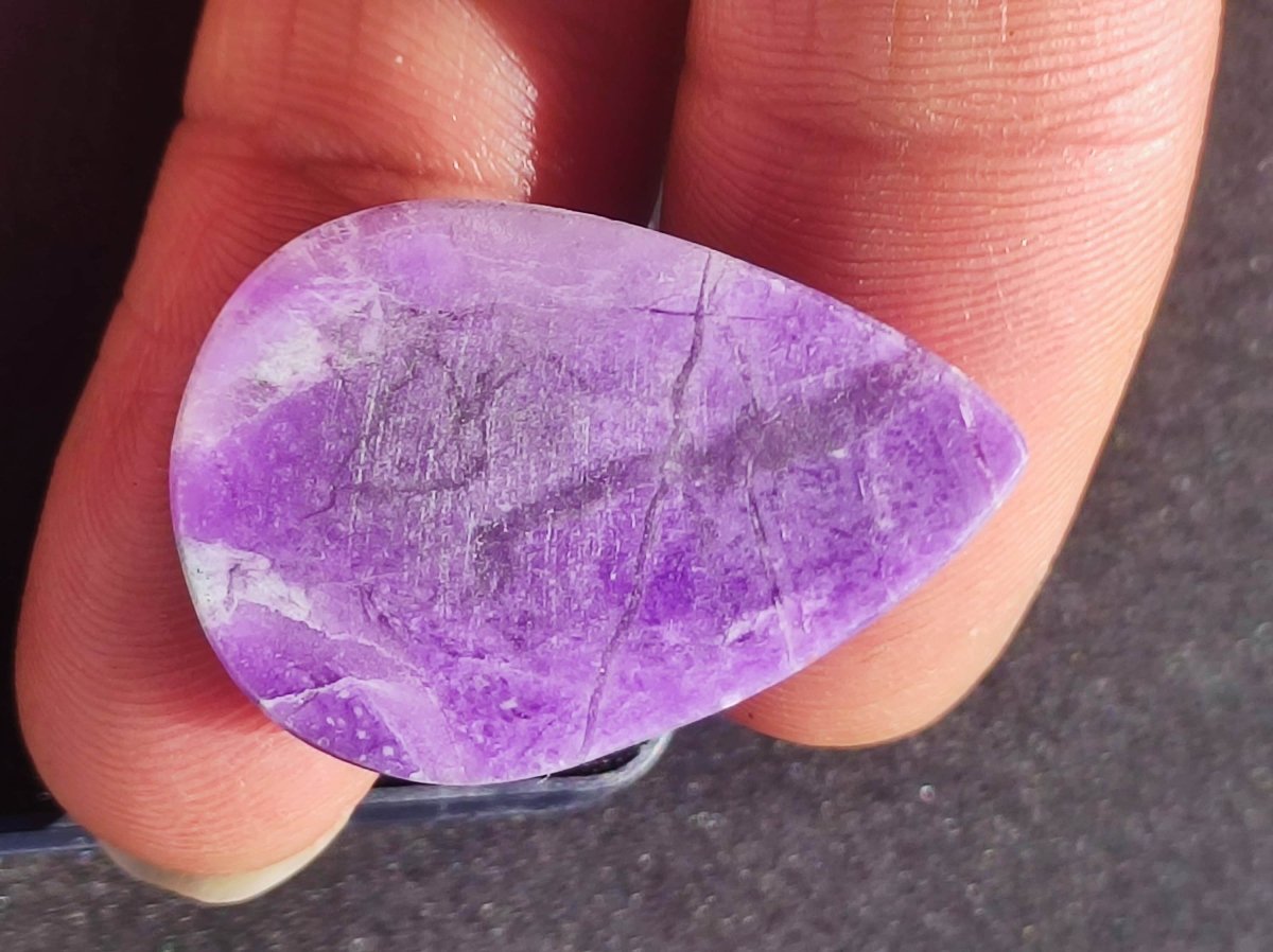 AAA Sugilith 100% Natürlicher GEL Sugilite Cabochon Sammler Mineral hochwertig edel Geldanlage Investition Heilstein Rarität Unikat - Art of Nature Berlin