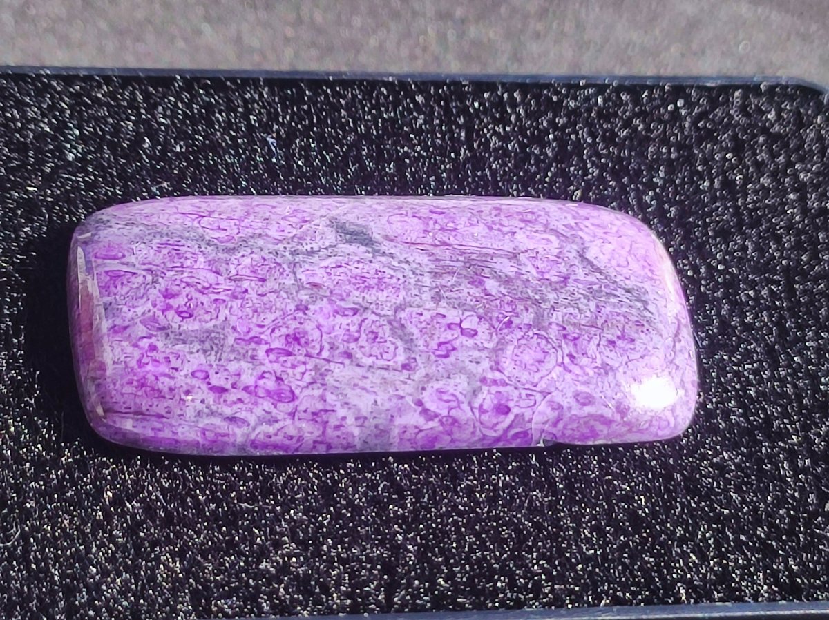 AAA Sugilith 100% Natürlicher GEL Sugilite Cabochon Sammler Mineral hochwertig edel Geldanlage Investition Heilstein Rarität Unikat - Art of Nature Berlin