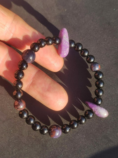 AAA Sugilith + Turmalin (Schorl) Edelstein Armband schwarz Heilstein Perlen Energie Natur Echt Rarität Selten Schmuck Frau Mann Er Sie - Art of Nature Berlin