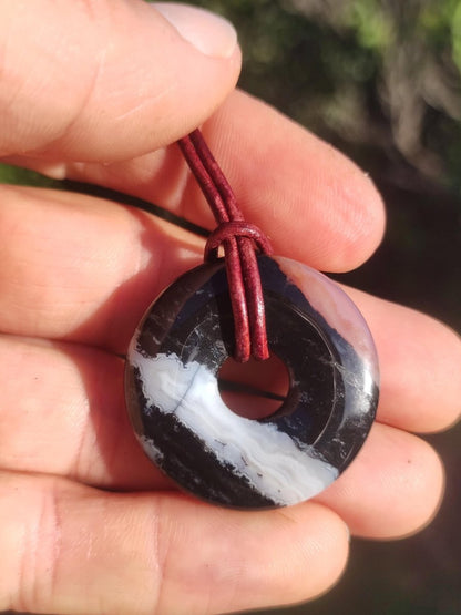 Achat black schwarz 30mm - Edelstein Donut Kette Mann Frau Vater Mutter Tochter Freund Heilstein Glück Schmuck Hippie Natur Rarität Geschenk - Art of Nature Berlin