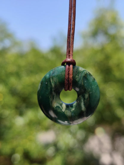 Africa Jade 30mm ~ Edelstein Donut Kette grün Natur Goa HIPPIE Heilstein Kristalle Anhänger Mann Frau Kind Geschenk Er Sie Bruder Schwester - Art of Nature Berlin