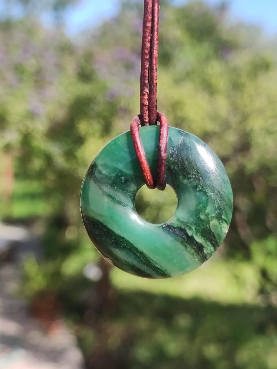 Africa Jade 30mm ~ Edelstein Donut Kette grün Natur Goa HIPPIE Heilstein Kristalle Anhänger Mann Frau Kind Geschenk Er Sie Bruder Schwester - Art of Nature Berlin