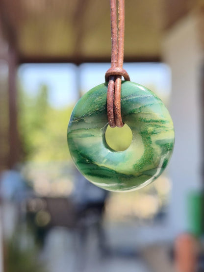 Africa Jade 30mm ~ Edelstein Donut Kette grün Natur Goa HIPPIE Heilstein Kristalle Anhänger Mann Frau Kind Geschenk Er Sie Bruder Schwester - Art of Nature Berlin