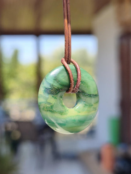 Africa Jade 30mm ~ Edelstein Donut Kette grün Natur Goa HIPPIE Heilstein Kristalle Anhänger Mann Frau Kind Geschenk Er Sie Bruder Schwester - Art of Nature Berlin