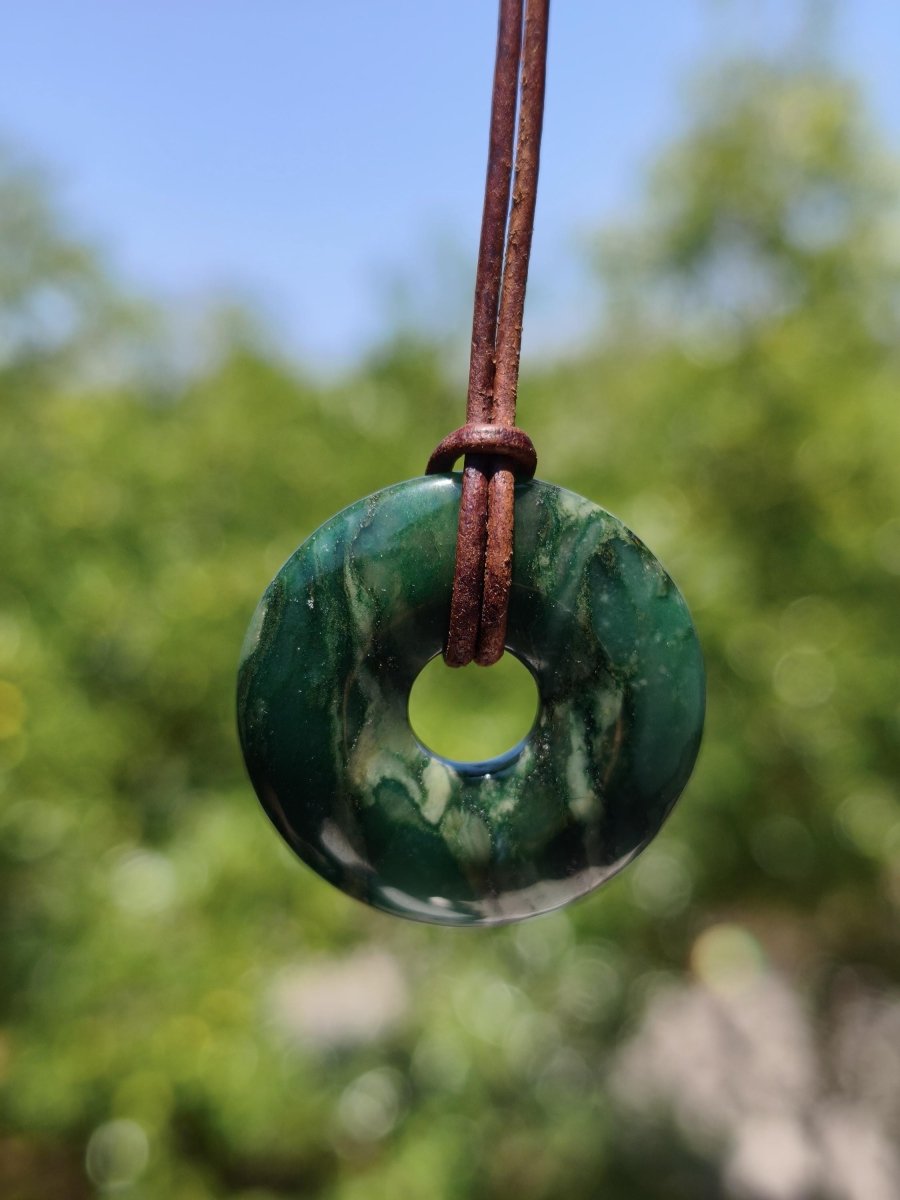 Africa Jade 30mm ~ Edelstein Donut Kette grün Natur Goa HIPPIE Heilstein Kristalle Anhänger Mann Frau Kind Geschenk Er Sie Bruder Schwester - Art of Nature Berlin
