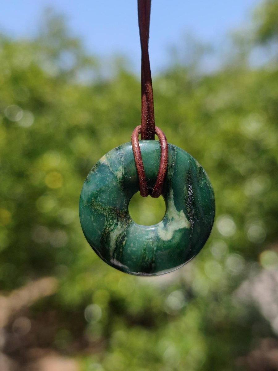 Africa Jade 30mm ~ Edelstein Donut Kette grün Natur Goa HIPPIE Heilstein Kristalle Anhänger Mann Frau Kind Geschenk Er Sie Bruder Schwester - Art of Nature Berlin