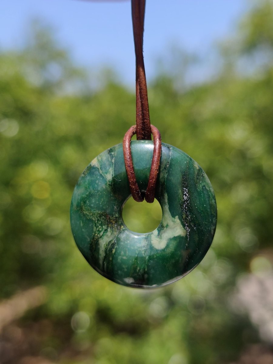 Africa Jade 30mm ~ Edelstein Donut Kette grün Natur Goa HIPPIE Heilstein Kristalle Anhänger Mann Frau Kind Geschenk Er Sie Bruder Schwester - Art of Nature Berlin