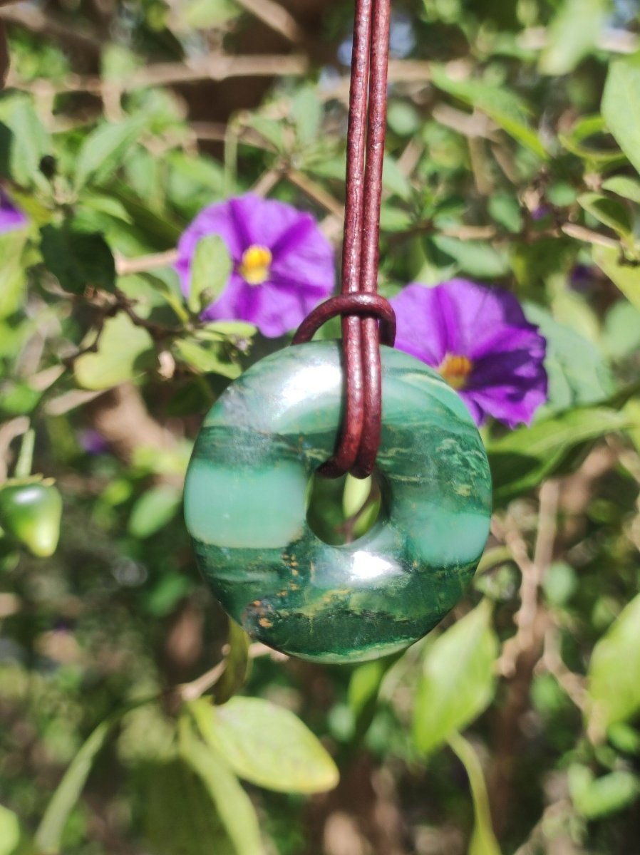 Africa Jade 30mm ~ Edelstein Donut Kette grün Natur Goa HIPPIE Heilstein Kristalle Anhänger Mann Frau Kind Geschenk Er Sie Bruder Schwester - Art of Nature Berlin