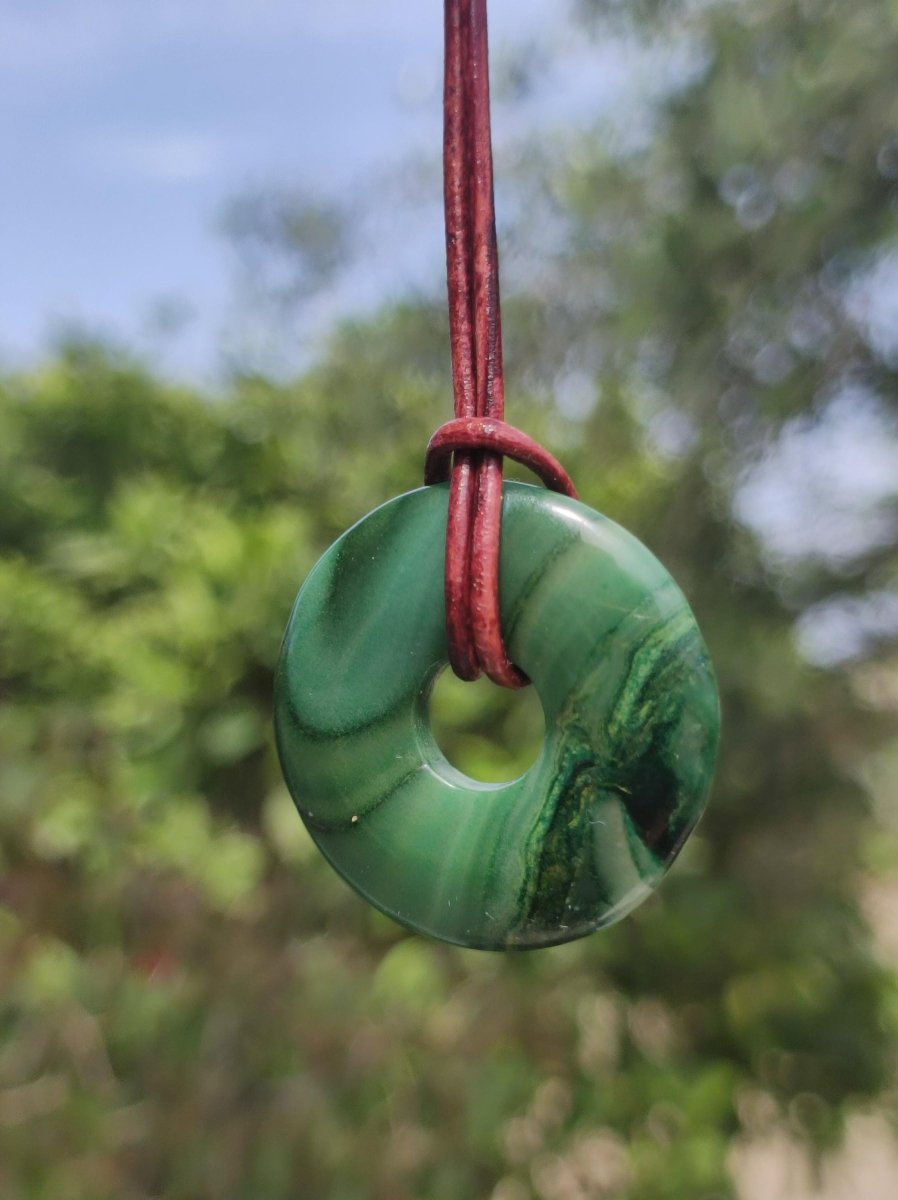 Africa Jade 30mm ~ Edelstein Donut Kette grün Natur Goa HIPPIE Heilstein Kristalle Anhänger Mann Frau Kind Geschenk Er Sie Bruder Schwester - Art of Nature Berlin