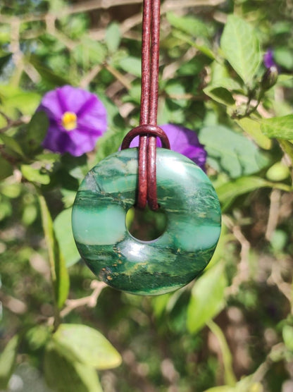 Africa Jade 30mm ~ Edelstein Donut Kette grün Natur Goa HIPPIE Heilstein Kristalle Anhänger Mann Frau Kind Geschenk Er Sie Bruder Schwester - Art of Nature Berlin