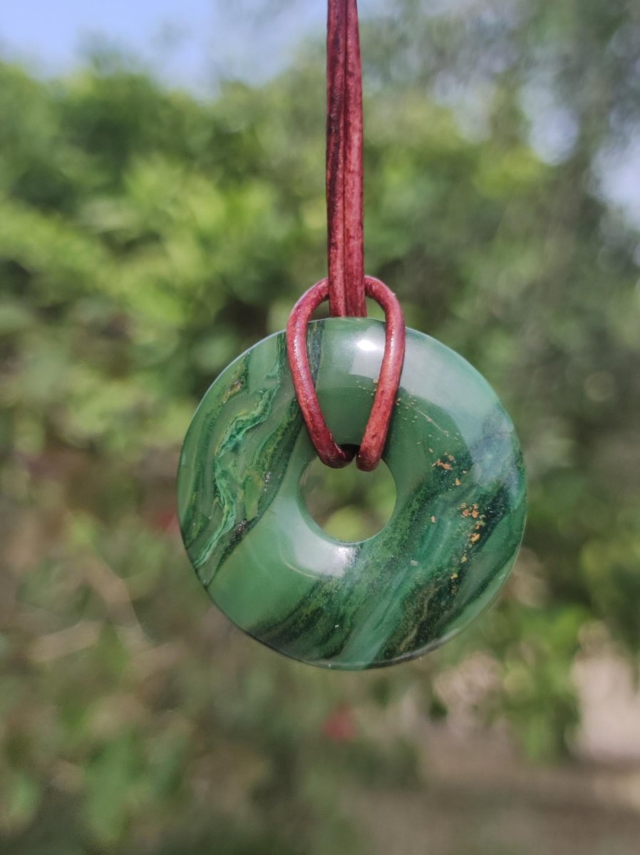 Africa Jade 30mm ~ Edelstein Donut Kette grün Natur Goa HIPPIE Heilstein Kristalle Anhänger Mann Frau Kind Geschenk Er Sie Bruder Schwester - Art of Nature Berlin