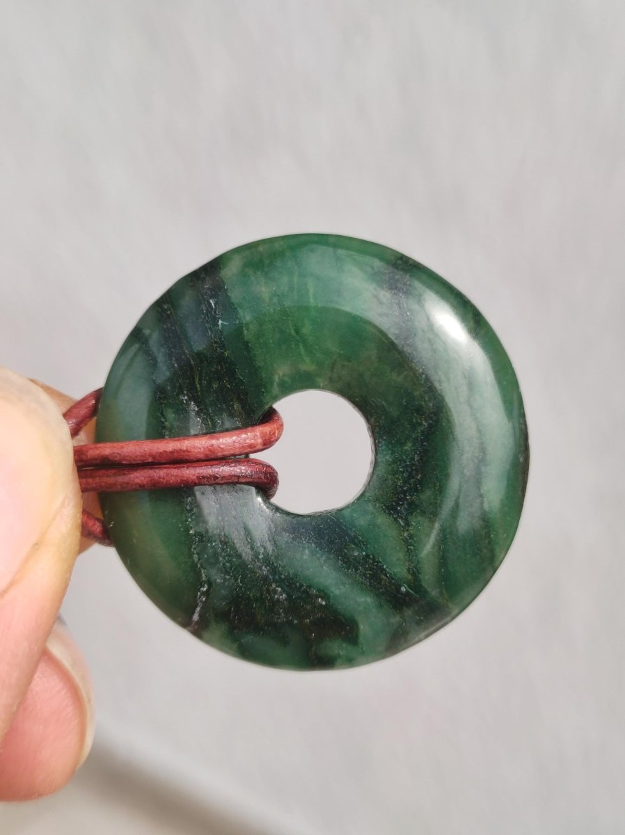 Africa Jade 30mm ~ Edelstein Donut Kette grün Natur Goa HIPPIE Heilstein Kristalle Anhänger Mann Frau Kind Geschenk Er Sie Bruder Schwester - Art of Nature Berlin