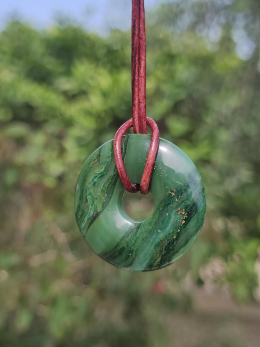 Africa Jade 30mm ~ Edelstein Donut Kette grün Natur Goa HIPPIE Heilstein Kristalle Anhänger Mann Frau Kind Geschenk Er Sie Bruder Schwester - Art of Nature Berlin