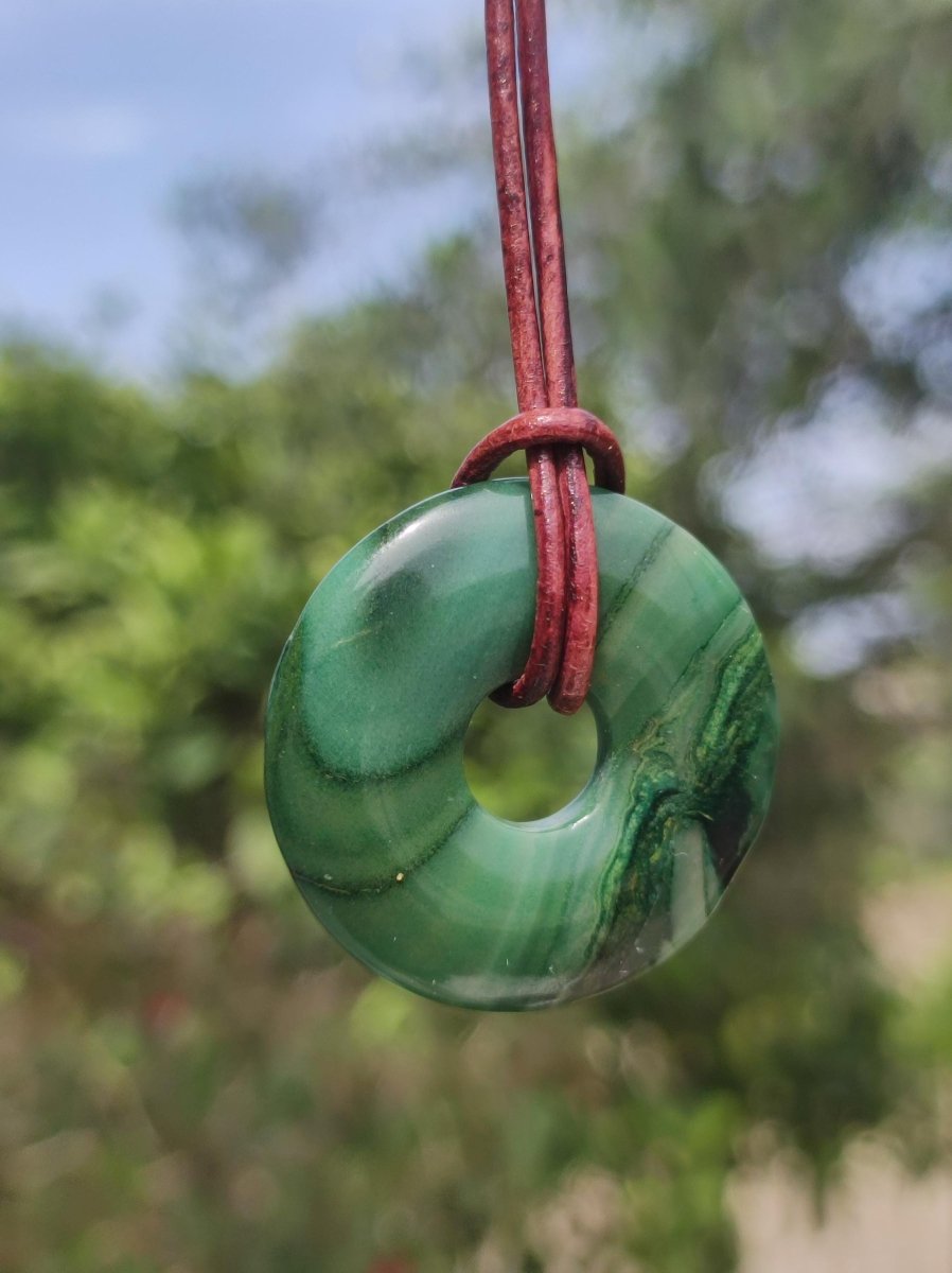 Africa Jade 30mm ~ Edelstein Donut Kette grün Natur Goa HIPPIE Heilstein Kristalle Anhänger Mann Frau Kind Geschenk Er Sie Bruder Schwester - Art of Nature Berlin