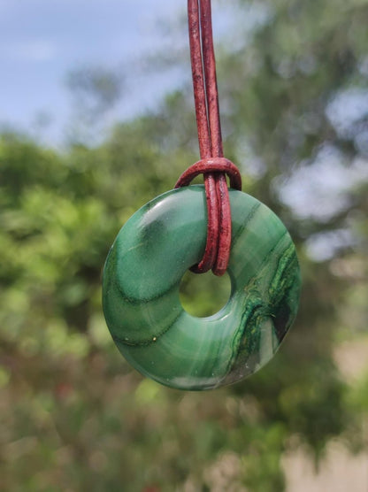Africa Jade 30mm ~ Edelstein Donut Kette grün Natur Goa HIPPIE Heilstein Kristalle Anhänger Mann Frau Kind Geschenk Er Sie Bruder Schwester - Art of Nature Berlin