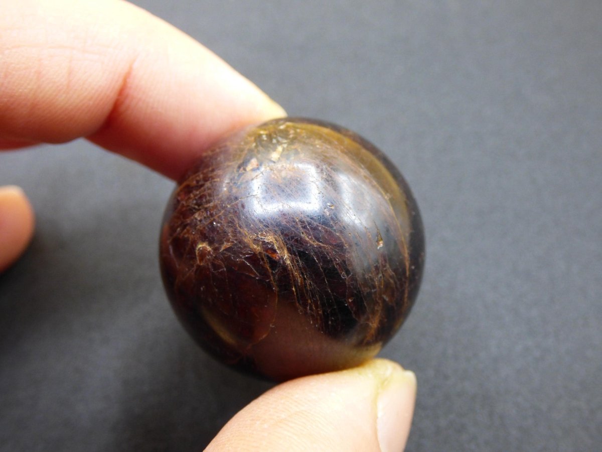 Almandin Granat - Edelstein Kugel rot Natur Heilstein Deko Kristall Geschenk Er Sie Mann Frau Freundin Haus Wohnung Energie Selten Sammler - Art of Nature Berlin