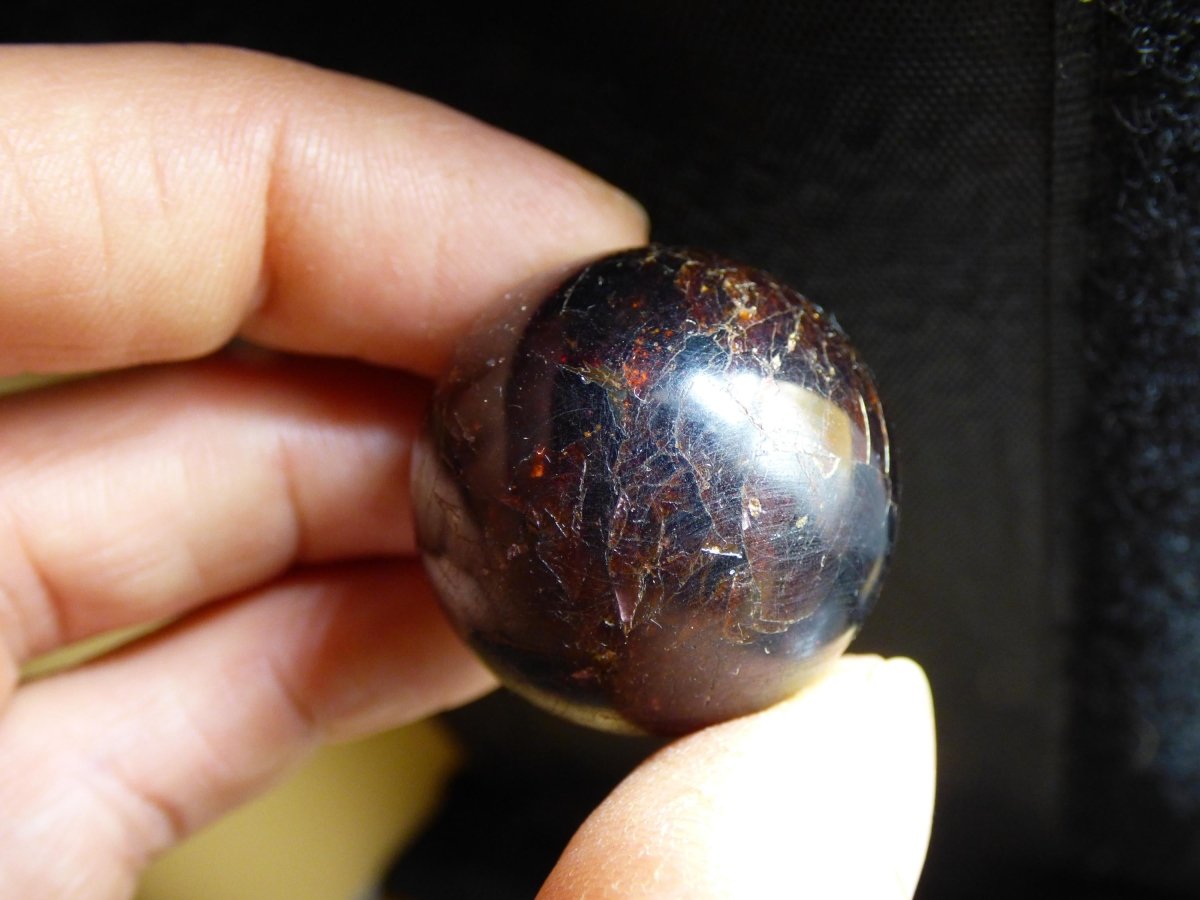 Almandin Granat - Edelstein Kugel rot Natur Heilstein Deko Kristall Geschenk Er Sie Mann Frau Freundin Haus Wohnung Energie Selten Sammler - Art of Nature Berlin