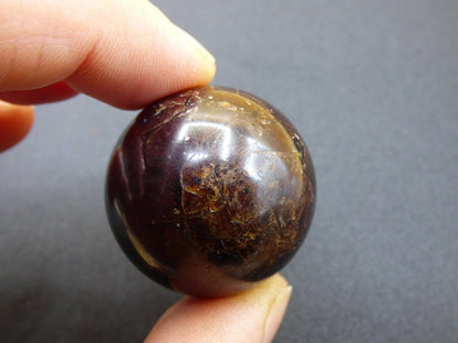 Almandin Granat - Edelstein Kugel rot Natur Heilstein Deko Kristall Geschenk Er Sie Mann Frau Freundin Haus Wohnung Energie Selten Sammler - Art of Nature Berlin