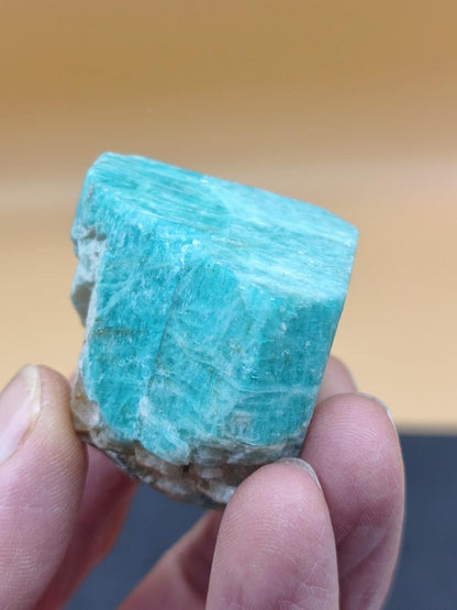 Amazonit Kristallstufe aus Colorado USA – Intensiv Türkisblau – 43 mm Heilstein Stufe Kristalle Sammler Rarität Selten - Art of Nature Berlin