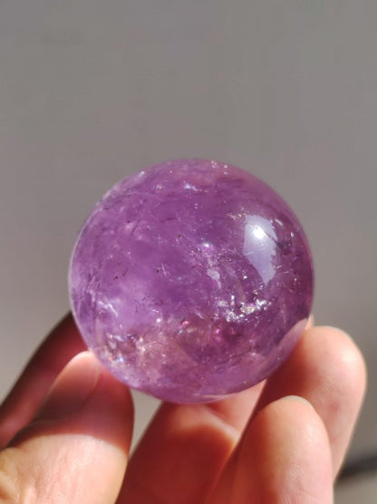 Amethyst A - Edelstein Kugel Deko Sphere Massage Kristall Spielkugel Meditation Heilstein Frau Mann Geschenk Er Sie Haus Energie Traum Wohn - Art of Nature Berlin