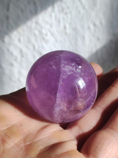 Amethyst A - Edelstein Kugel Deko Sphere Massage Kristall Spielkugel Meditation Heilstein Frau Mann Geschenk Er Sie Haus Energie Traum Wohn - Art of Nature Berlin