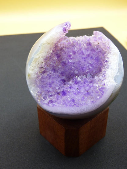 Amethyst Achat Geode Kugel ~ Magische Edelstein Deko Kristall Stufe Sphere Heilstein lila Energie Wohnen Rarität Sammler Geschenk - Art of Nature Berlin