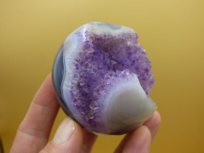 Amethyst Achat Geode Kugel ~ Magische Edelstein Deko Kristall Stufe Sphere Heilstein lila Energie Wohnen Rarität Sammler Geschenk - Art of Nature Berlin