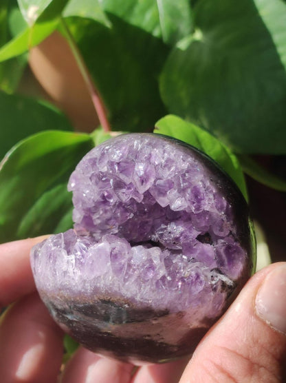 Amethyst Geode Kugel ~ Magische Edelstein Deko Kristall Stufe Sphere Ball Heilstein Spielkugel Meditation HIPPIE GOA Boho Ethno lila Energie - Art of Nature Berlin