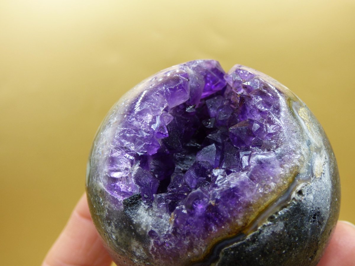 Amethyst Geode Kugel ~ Magische Edelstein Deko Kristall Stufe Sphere Ball Heilstein Spielkugel Meditation HIPPIE GOA Boho Ethno lila Energie - Art of Nature Berlin
